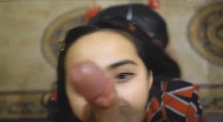 亚裔性感淫妹子超爱吃洋屌上下两个洞轮流吃