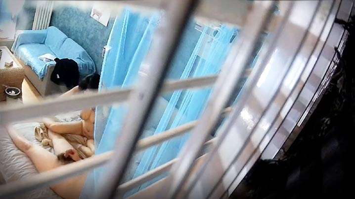 360酒店02.05.22监控泄密女友刚到男友猴急脱裤子开操干了几炮